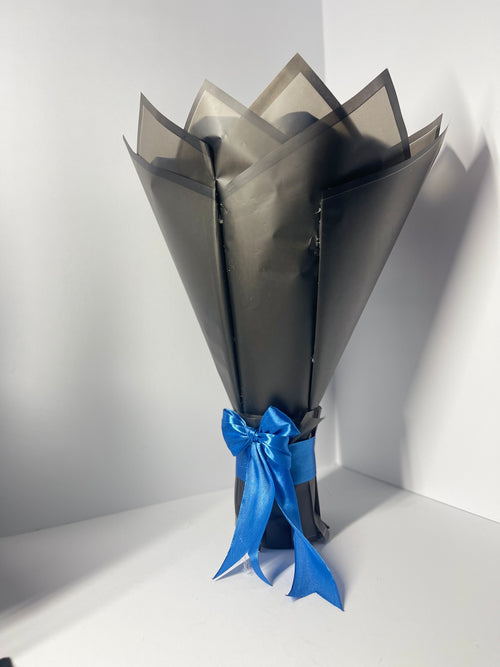 [Back to School] Handmade Satin Rose Bouquet Blue Ombre | Ramo de Rosas de Satén Azul Degradado – Pao Bloom Studio