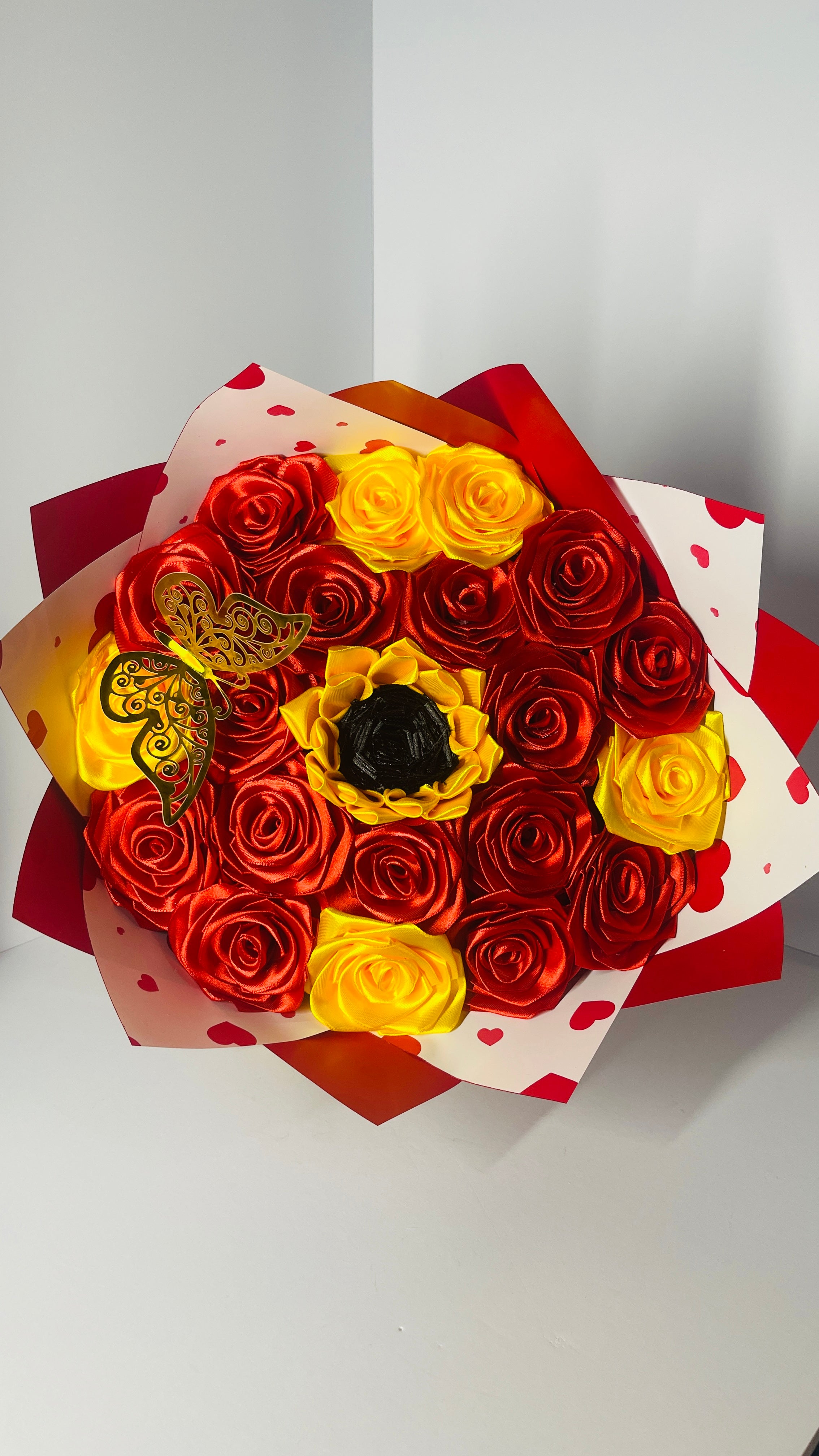 Elegant 19-Stem Ribbon Sunflower & Rose Bouquet – Everlasting Floral Gift⁠