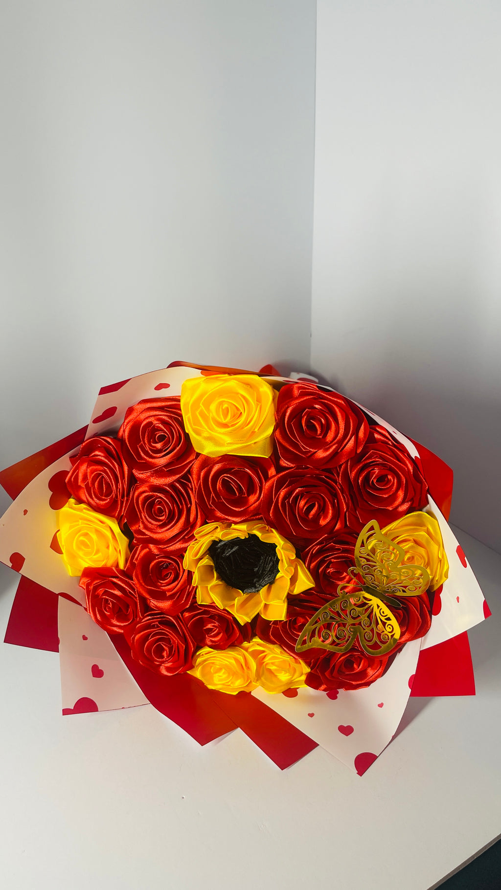 Elegant 19-Stem Ribbon Sunflower & Rose Bouquet – Everlasting Floral Gift⁠