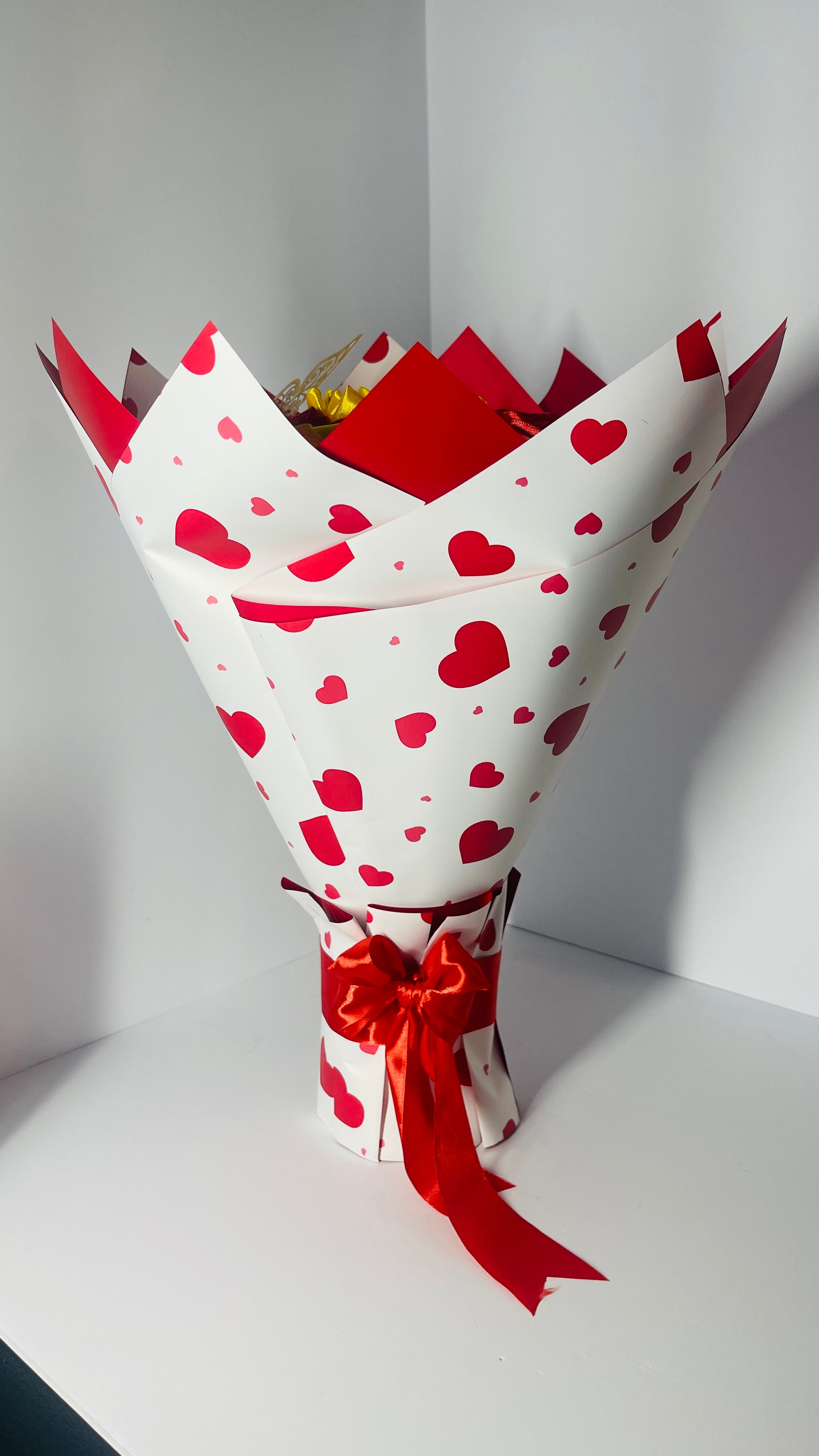Elegant 19-Stem Ribbon Sunflower & Rose Bouquet – Everlasting Floral Gift⁠