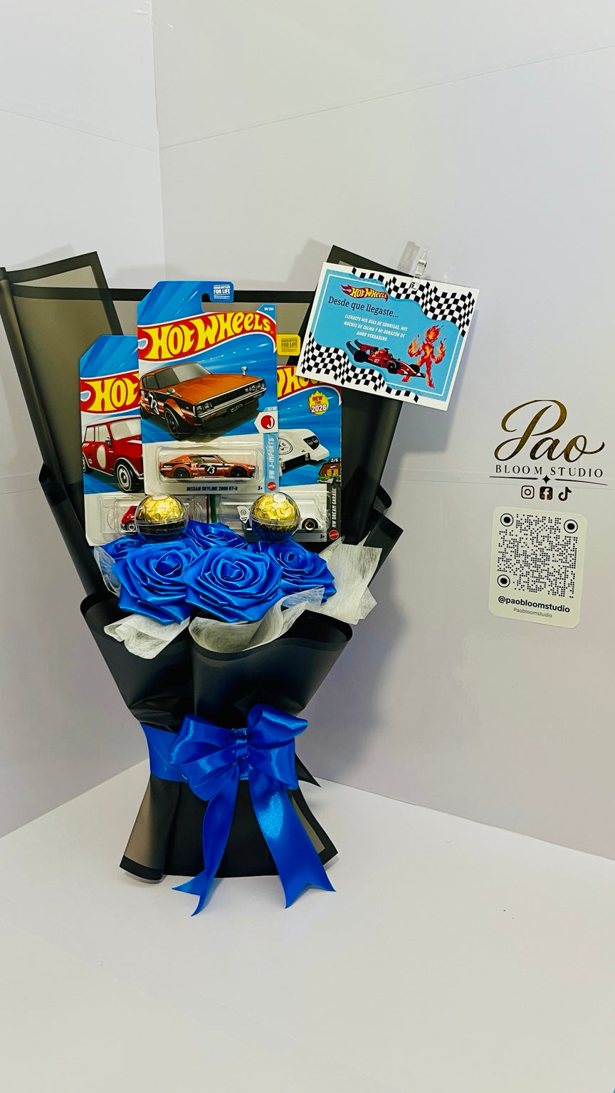Full view of blue racing gift bouquet